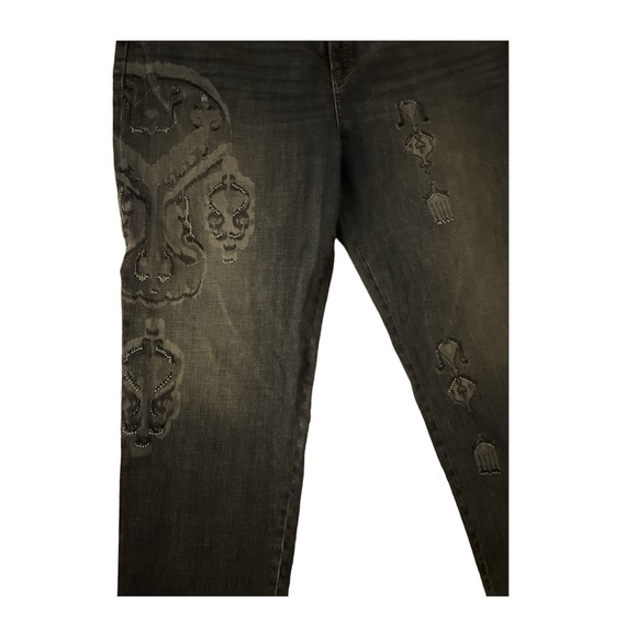 BNWT Chico Women’s Girlfriend Detailed Beaded Design Ankle Jeans - Picture 2 of 5